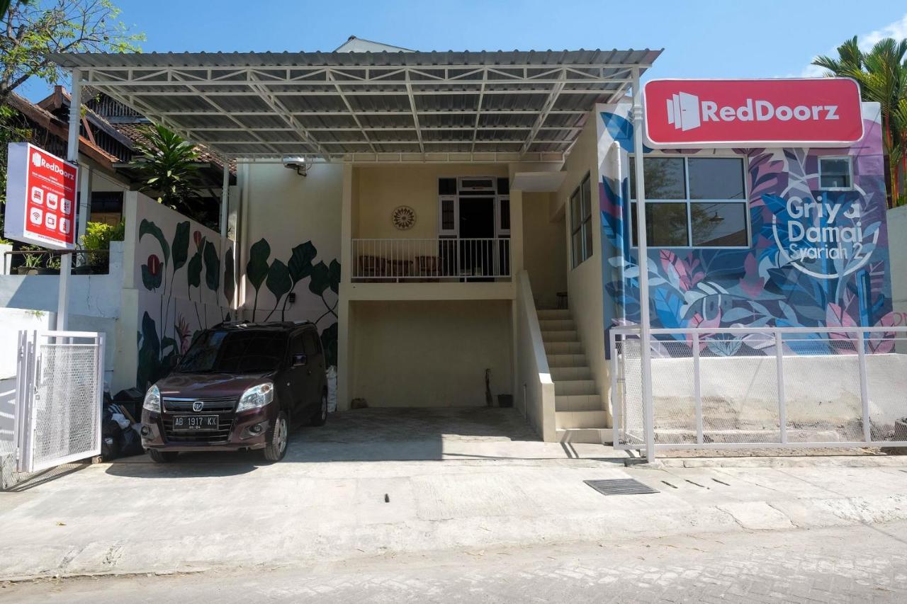 Reddoorz Syariah Near Universitas Mercu Buana Kampus 2 Yogyakarta *