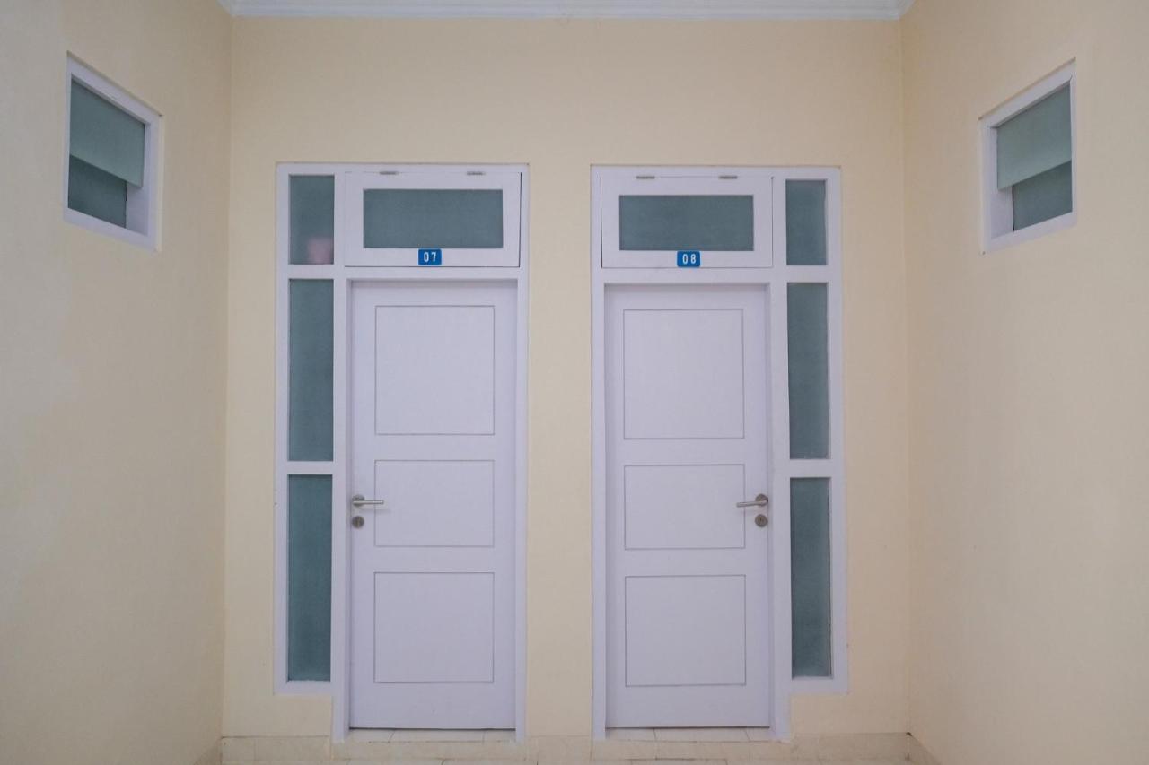 Hotel Reddoorz Syariah Near Universitas Mercu Buana Kampus 2 Yogyakarta